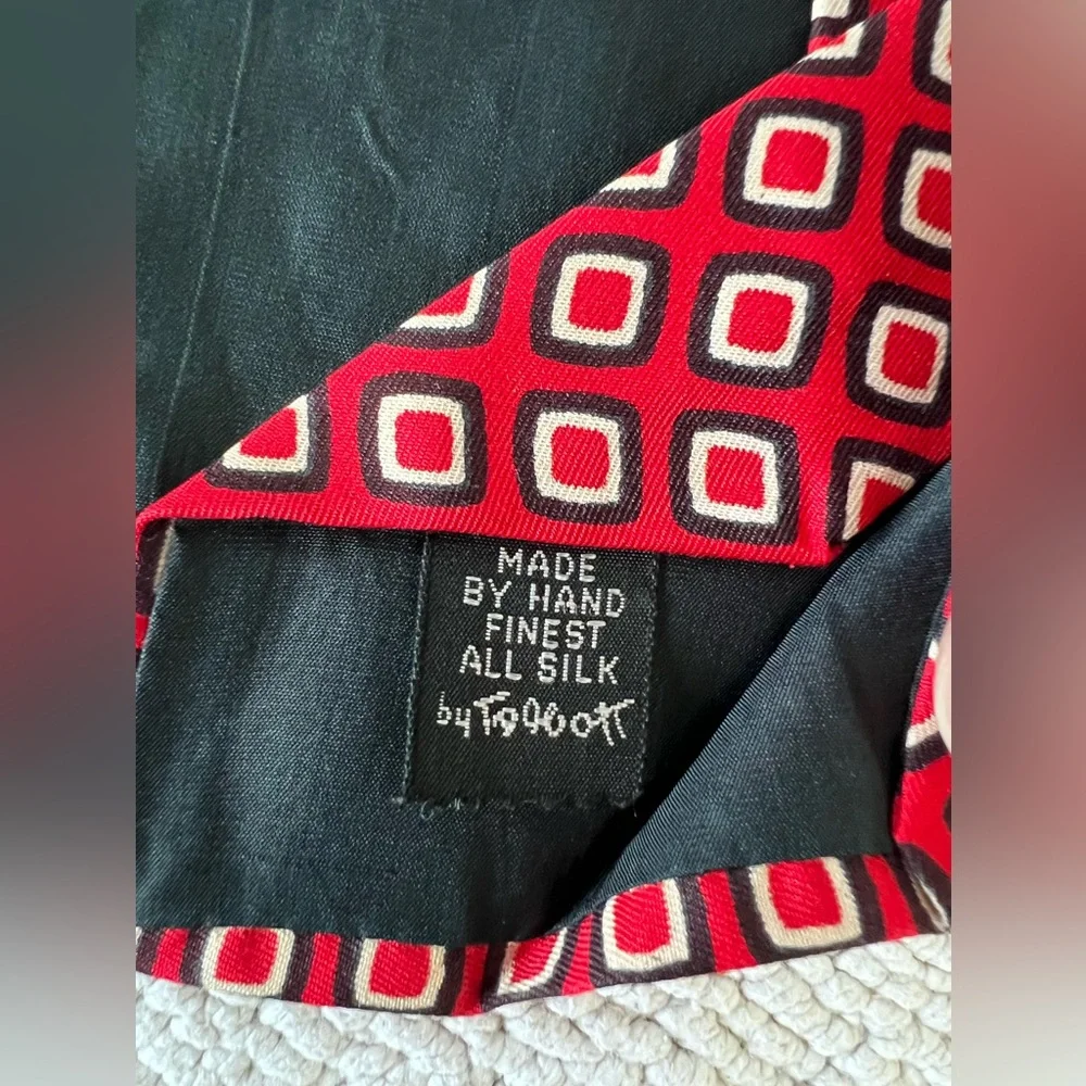 Robert Talbott Cravats Vintage Red Geometric Patterned Tie | 100%Silk By Talbott
